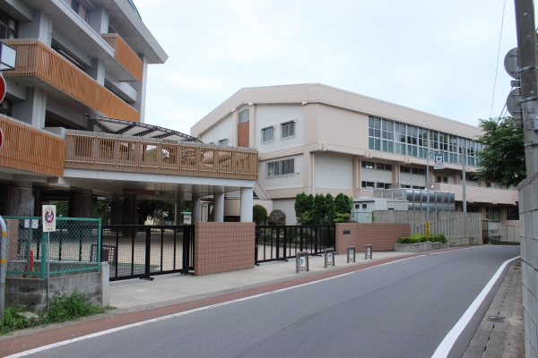 真鍋小学校